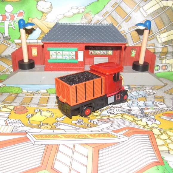 Thomas Trackmaster Motorized Train Engine Track Battery Powered Elizabeth Truck - Picture 3 of 3